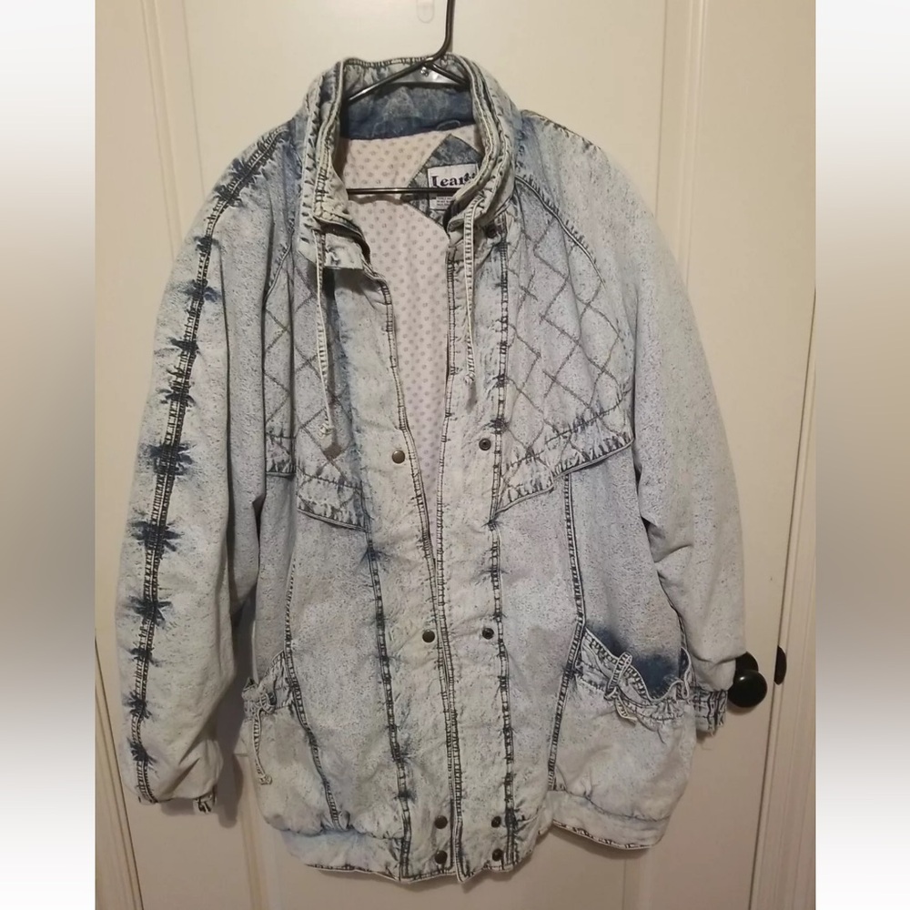 Vintage 1980s Learsi Denim Light Wash Coat. Size 20W. Puffer Pockets, FULL Zip